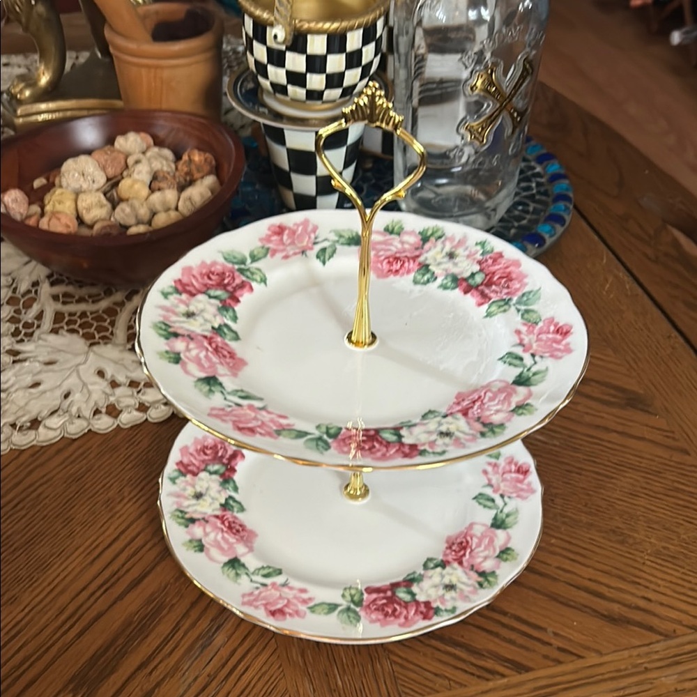 Vintage 2-Tier Serving Stand